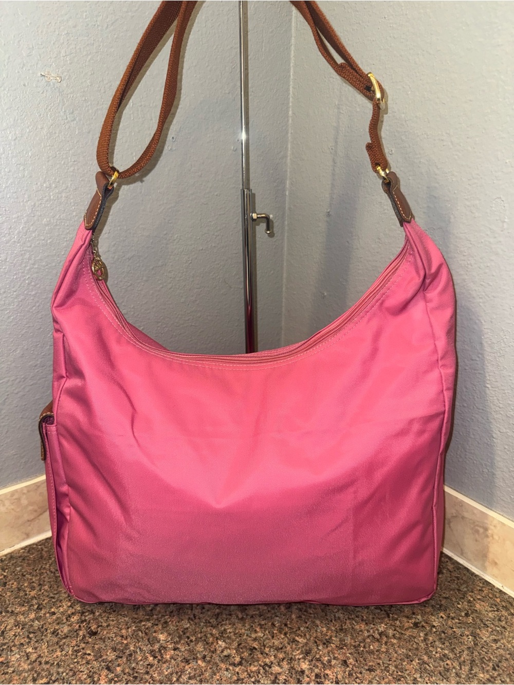 Longchamp Le Pliage Barbie pink canvas hobo bag (shoulder/crossbody/travel) - Picture 2 of 10